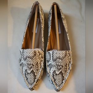 NEW Steve Madden Studded Feather Flats